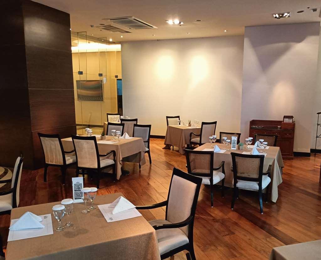 Discovery Suites Manila, Philippines Pasig City Restaurante foto