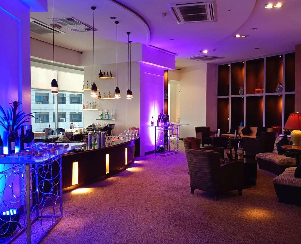 Discovery Suites Manila, Philippines Pasig City Restaurante foto