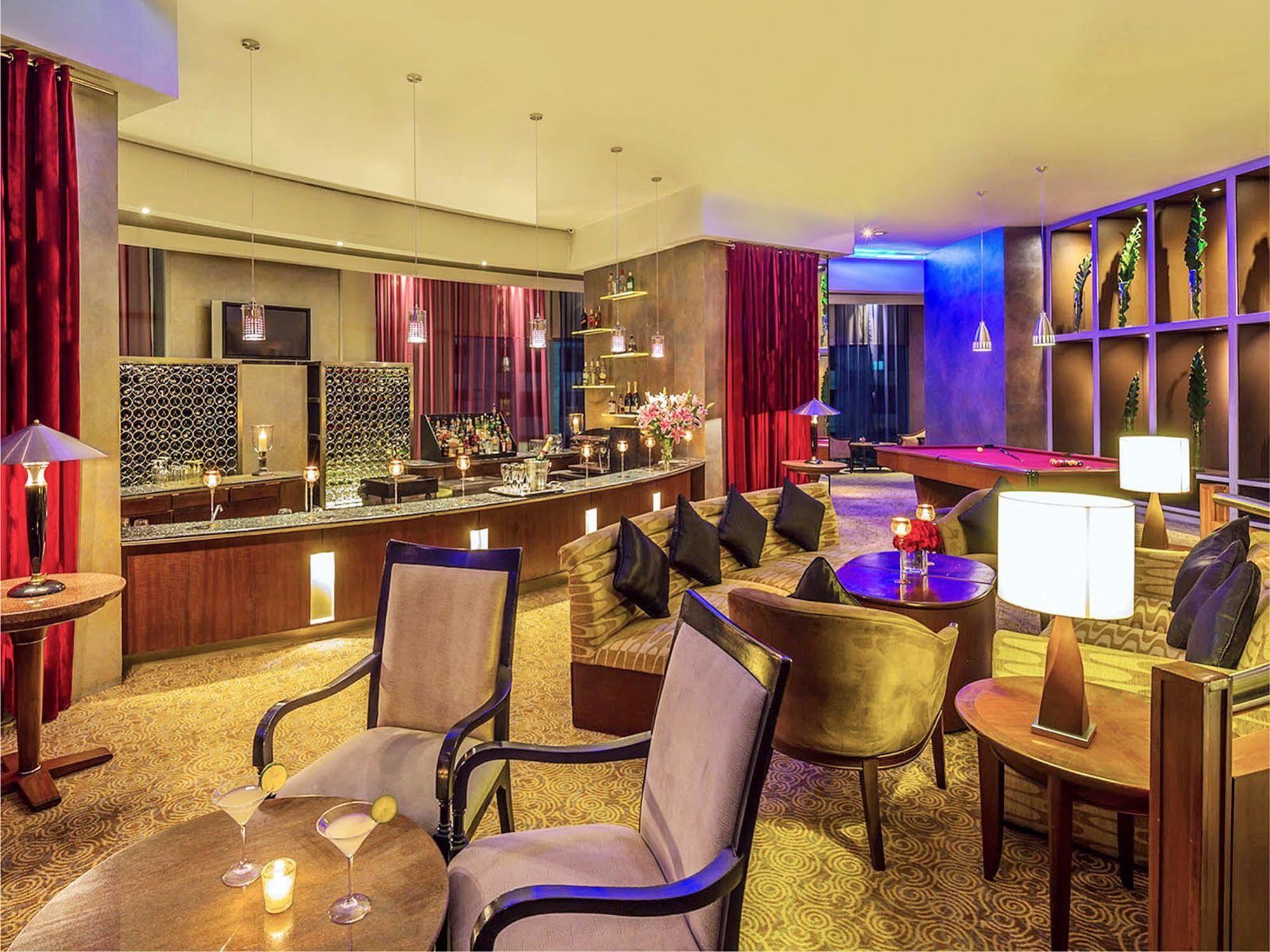 Discovery Suites Manila, Philippines Pasig City Exterior foto